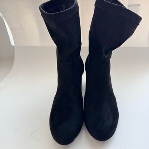 FOWT Women Size 8 Suede Black Boots
